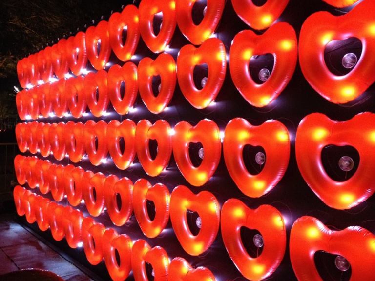 flotados de corazon con luz